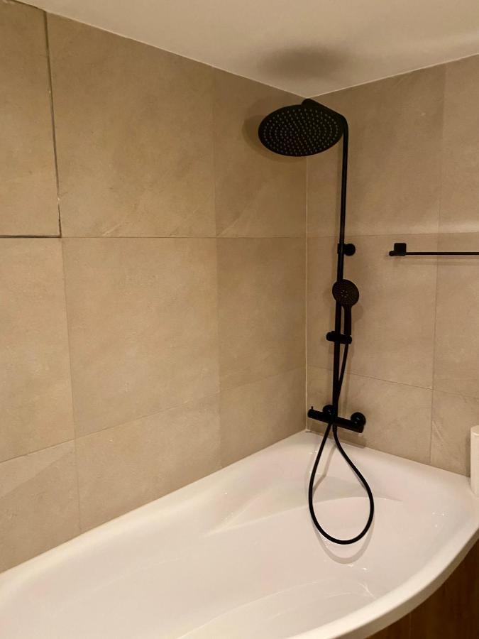 ז'ילינה Brick Apartment מראה חיצוני תמונה