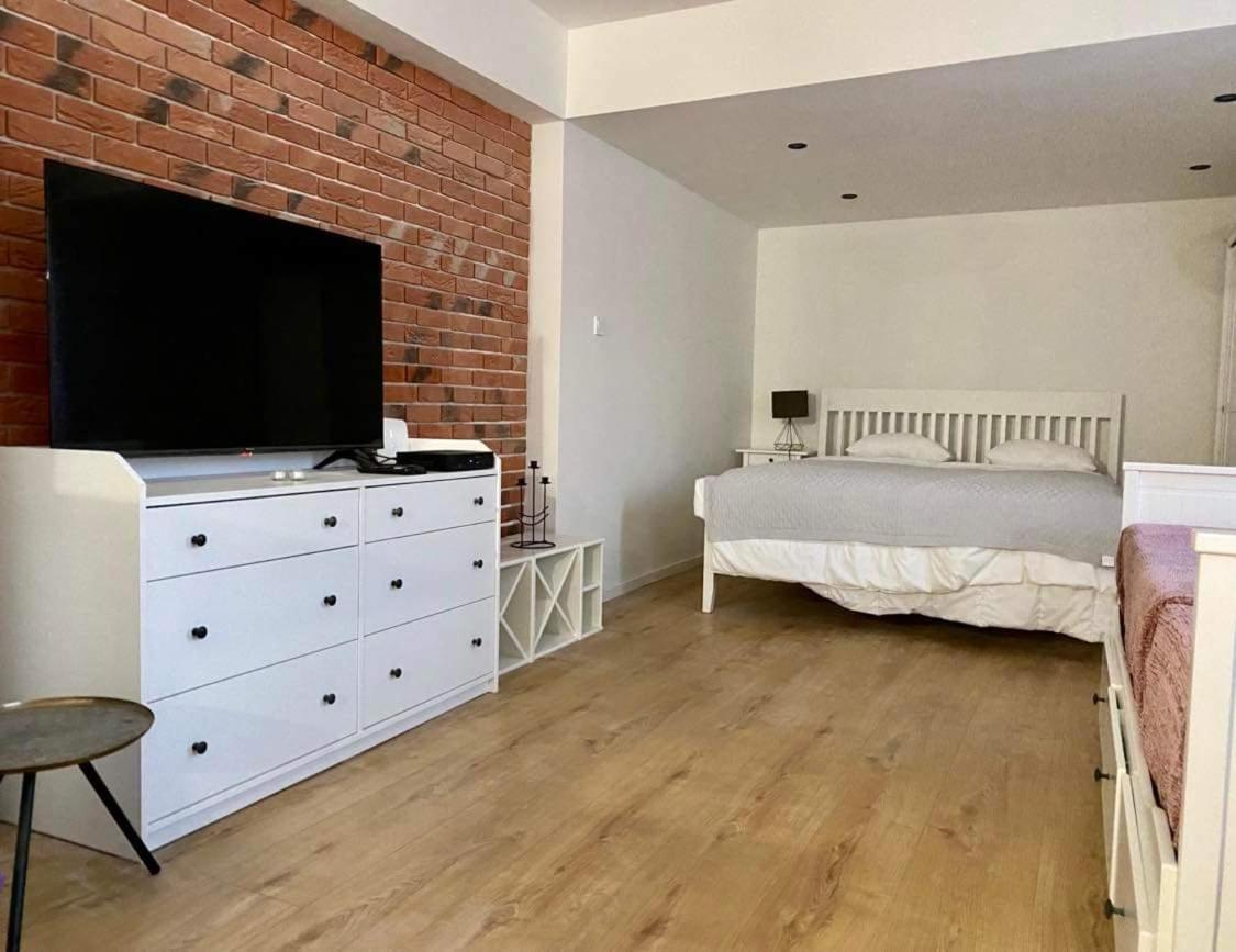 ז'ילינה Brick Apartment מראה חיצוני תמונה