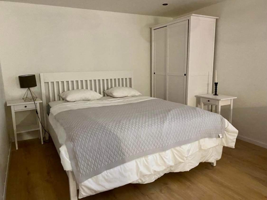 ז'ילינה Brick Apartment מראה חיצוני תמונה